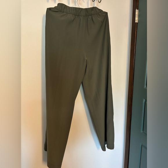Lululemon Noir Pants sz8 - Picture 2 of 5